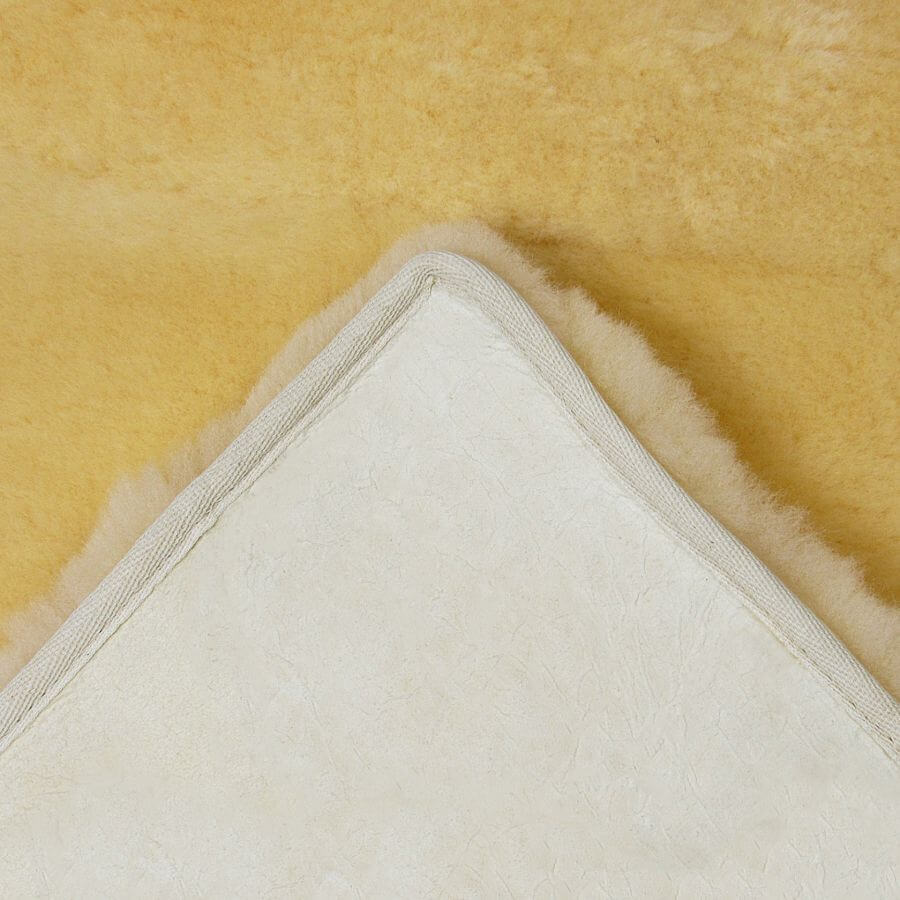✓ Lammfell-Betteinlage für das Kinderbett (gold-beige, 140 × 70 cm)
