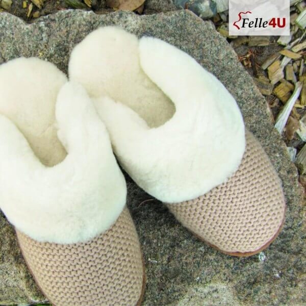 210325_lammfell-pantoffeln_strickoptik